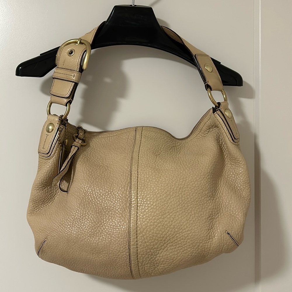 Coach soft pebbled cream leather shoulder purse